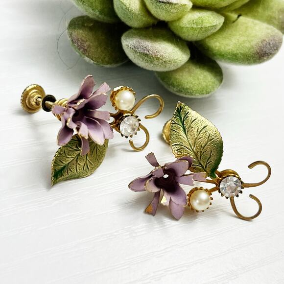 Vintage Floral Enamel Screw Back Earrings - Picture 4 of 5